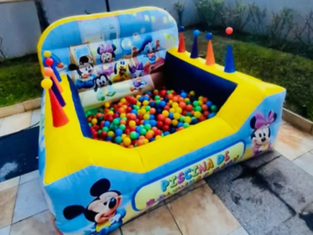 Piscina de bolinhas Mickey para crianças pequenas