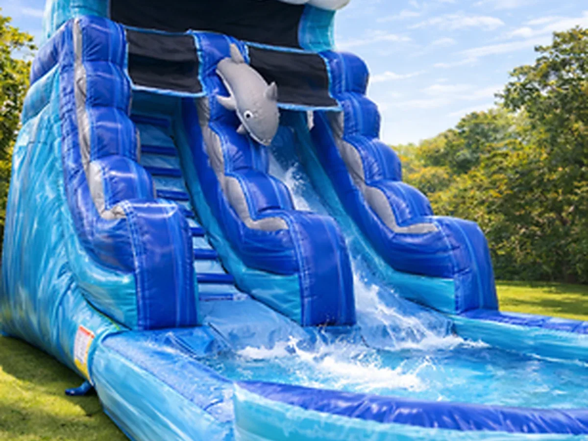 Tobogã aquático Onda com piscina acoplada